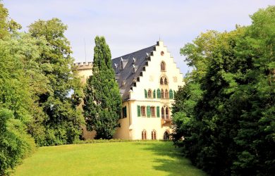 Schloss Rosenau